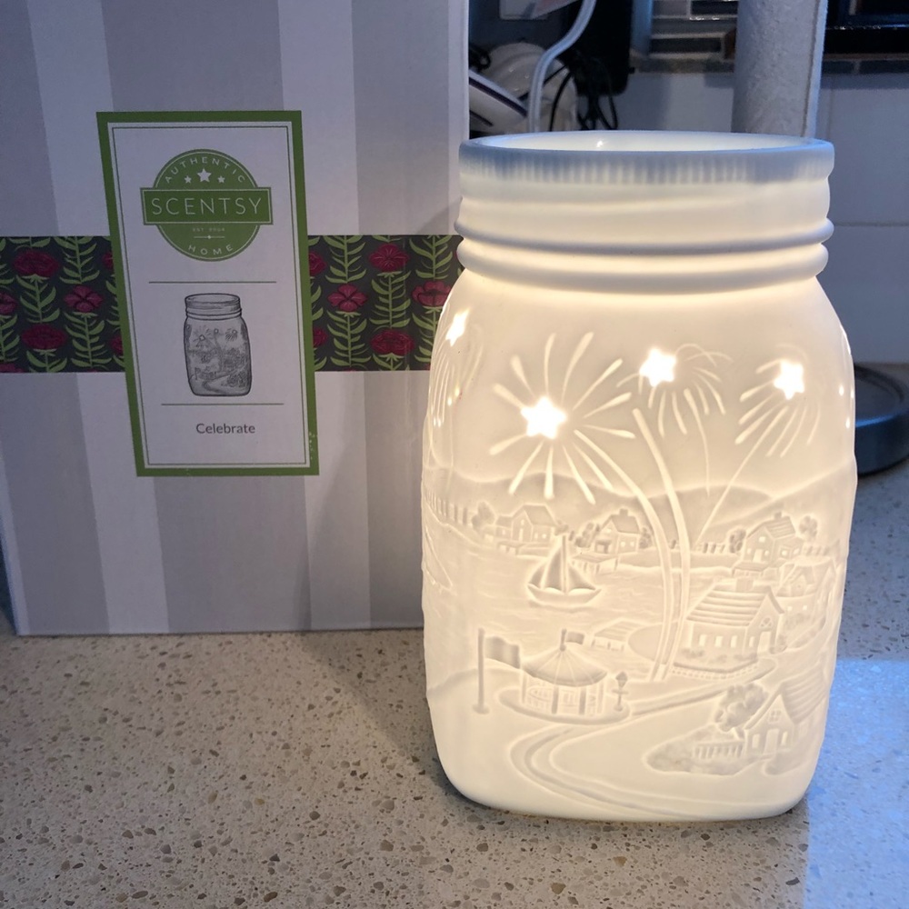 Scentsy “Celebrate” Wax Warmer